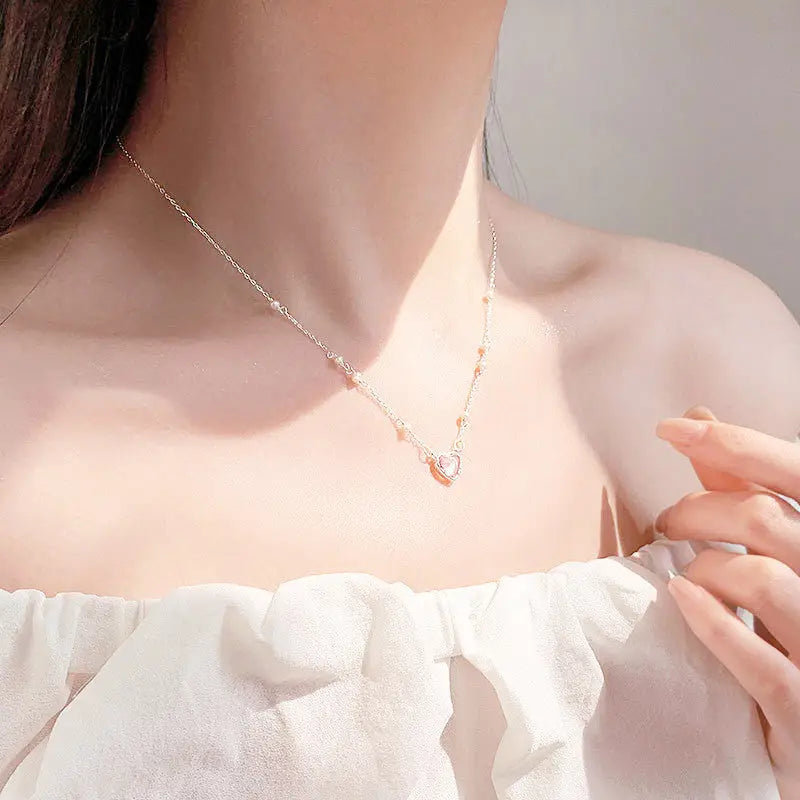 Pendant Necklace - Dainty Pearl Heart (Gold)