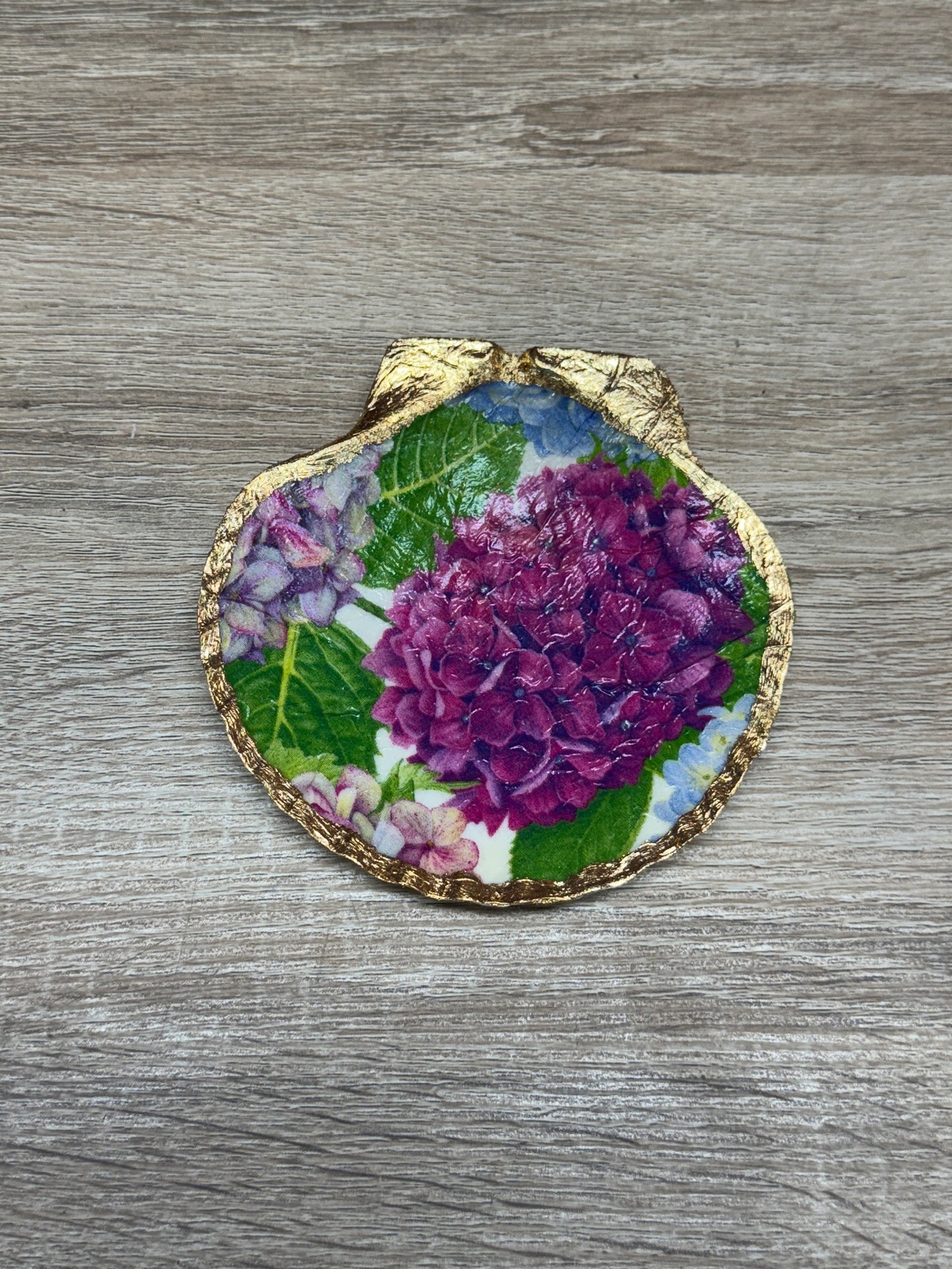 Decoupaged Scallop Shell - Plum Hydrangea
