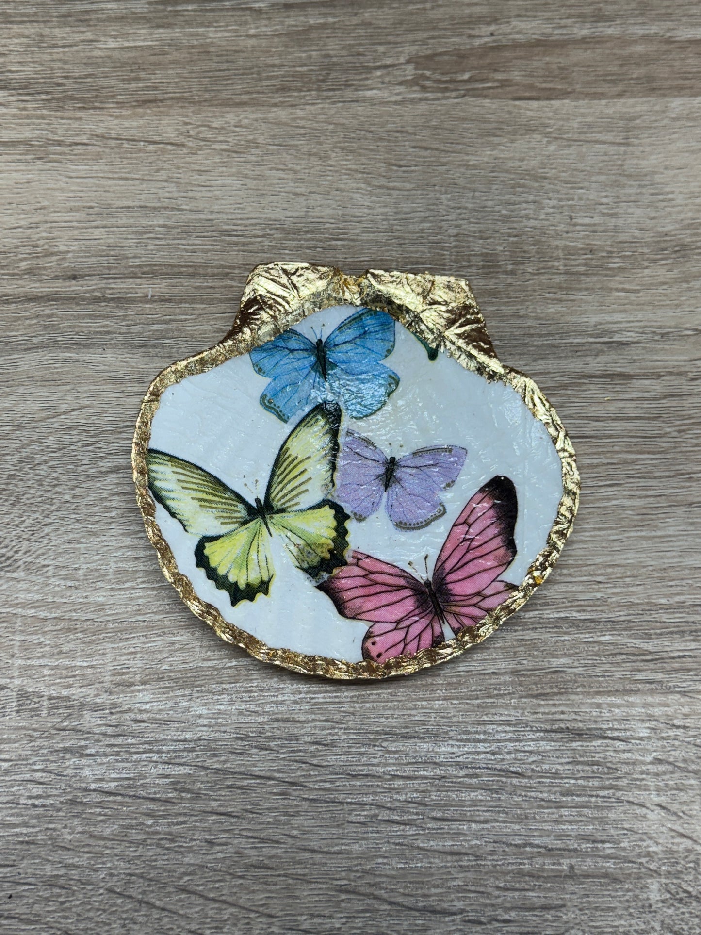 Decoupaged Scallop Shell - Butterflies
