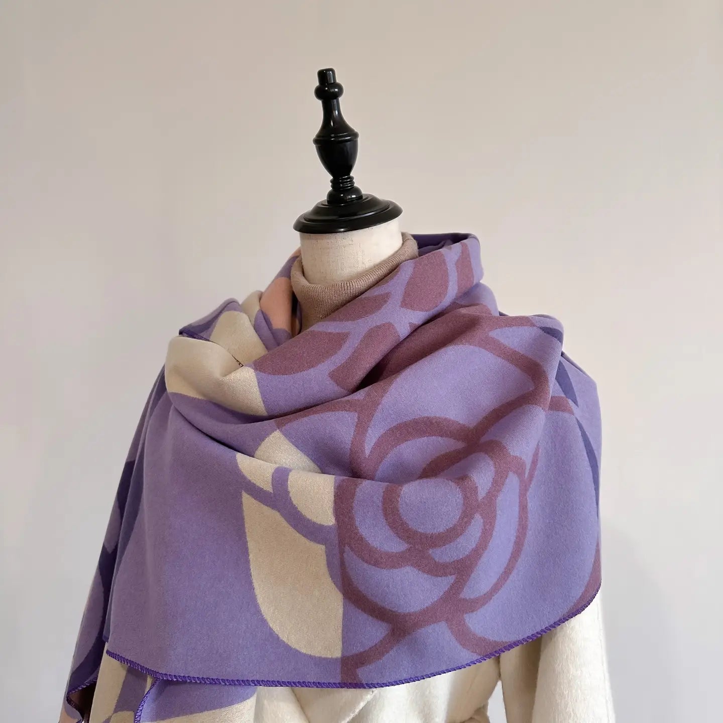Reversible Wrap - Purple / Ivory Geo Rose