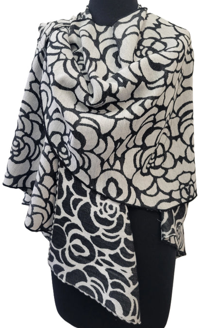 Reversible Short Loop Wrap - Black / White Nautilus