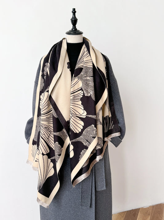 Reversible Wrap - Black / Cream Large Ginkgo