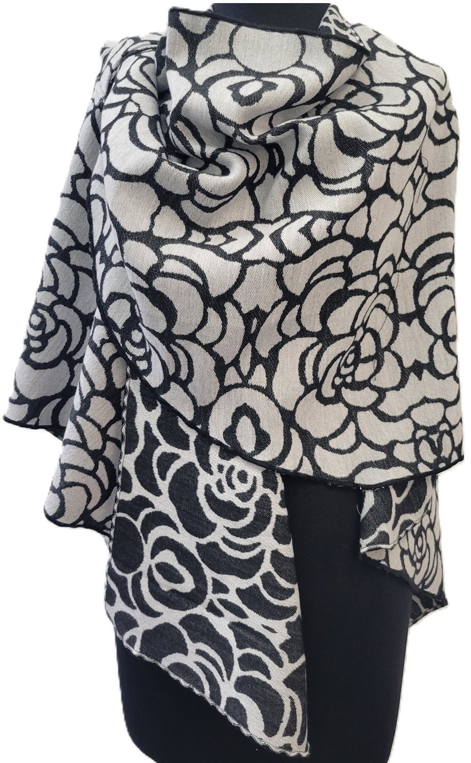 Reversible Short Loop Wrap - Black / White Nautilus