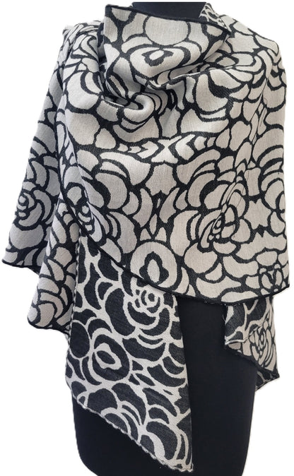 Reversible Short Loop Wrap - Black / White Nautilus
