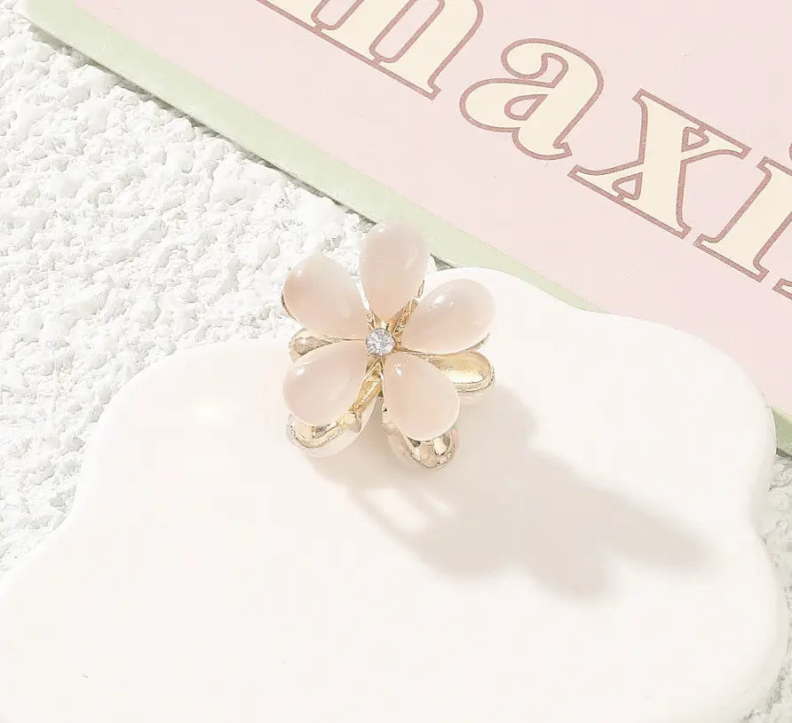Mini Flower Metal Claw Clip (.78 inch) - Blush