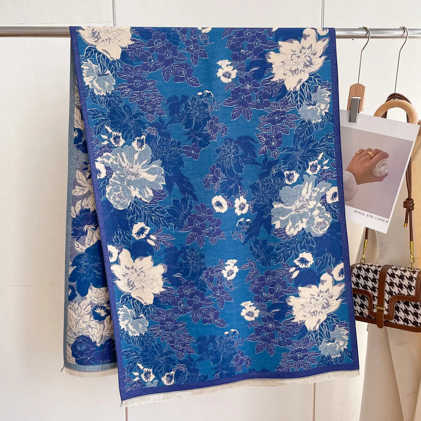 Reversible Wrap - Blue / White Floral
