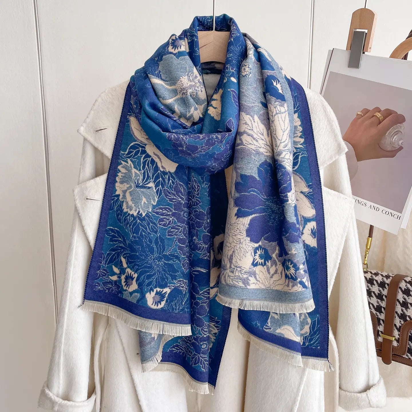 Reversible Wrap - Blue / White Floral