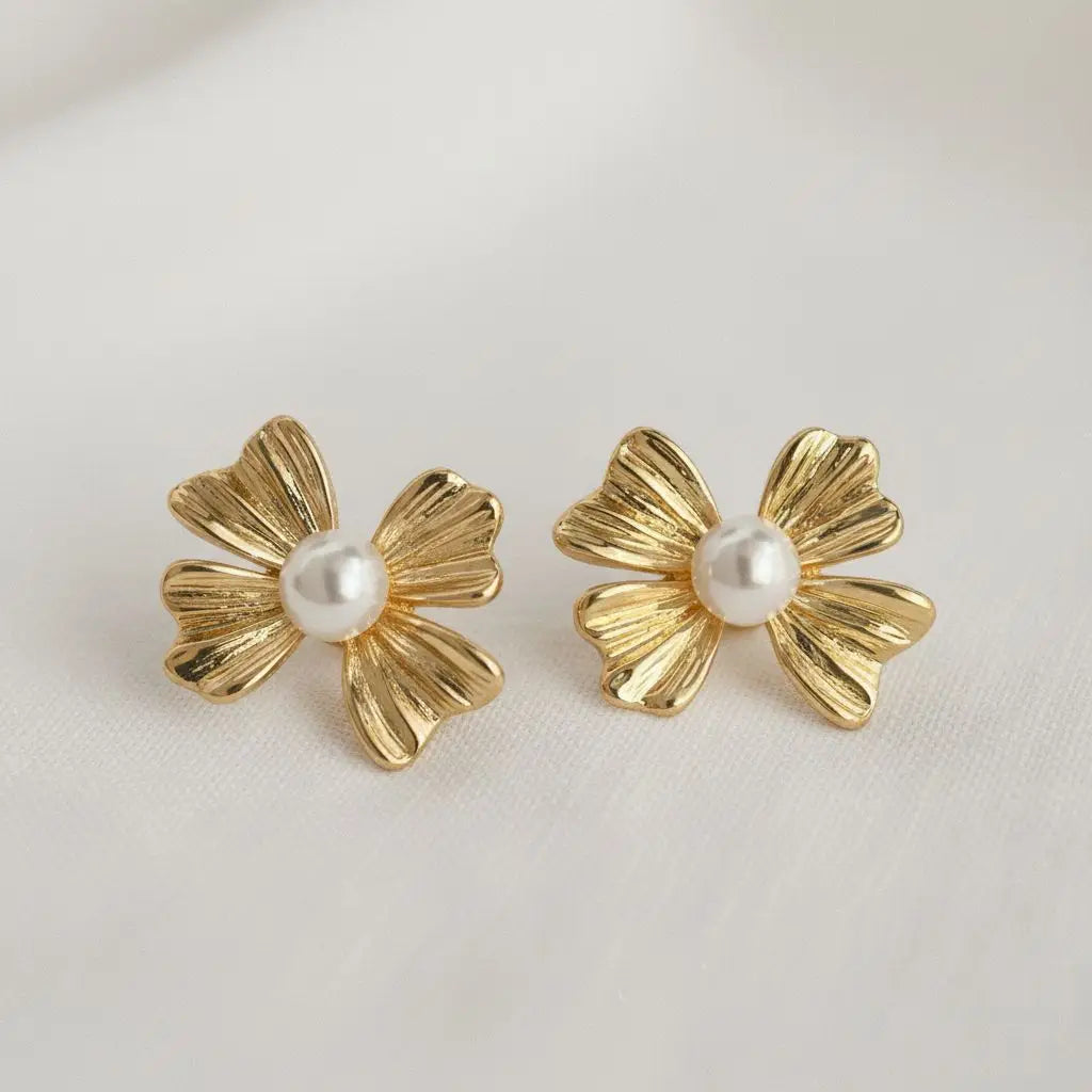 Stud Earrings - Floral Pearl