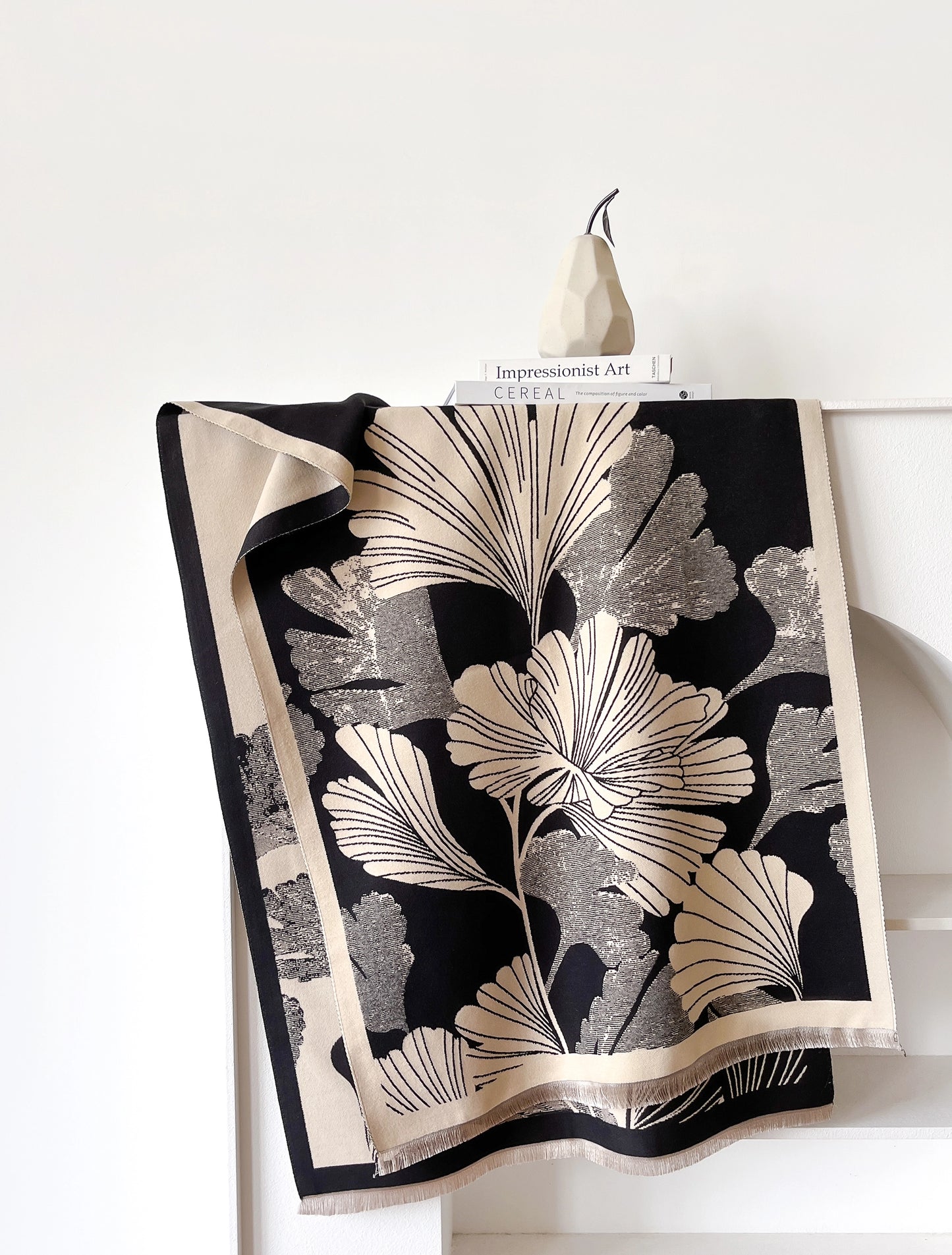 Reversible Wrap - Black / Cream Large Ginkgo