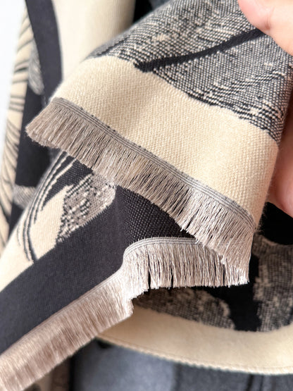 Reversible Wrap - Black / Cream Large Ginkgo
