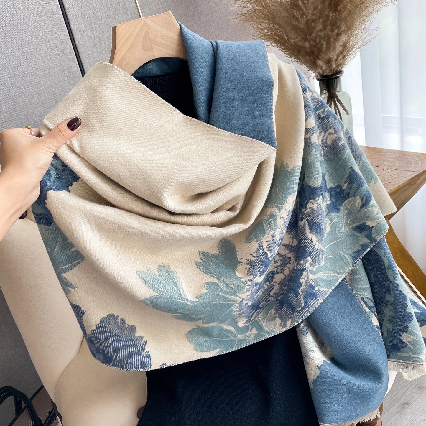 Reversible Wrap - Blue / White Bloom