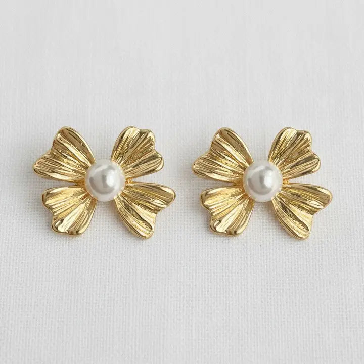 Stud Earrings - Floral Pearl