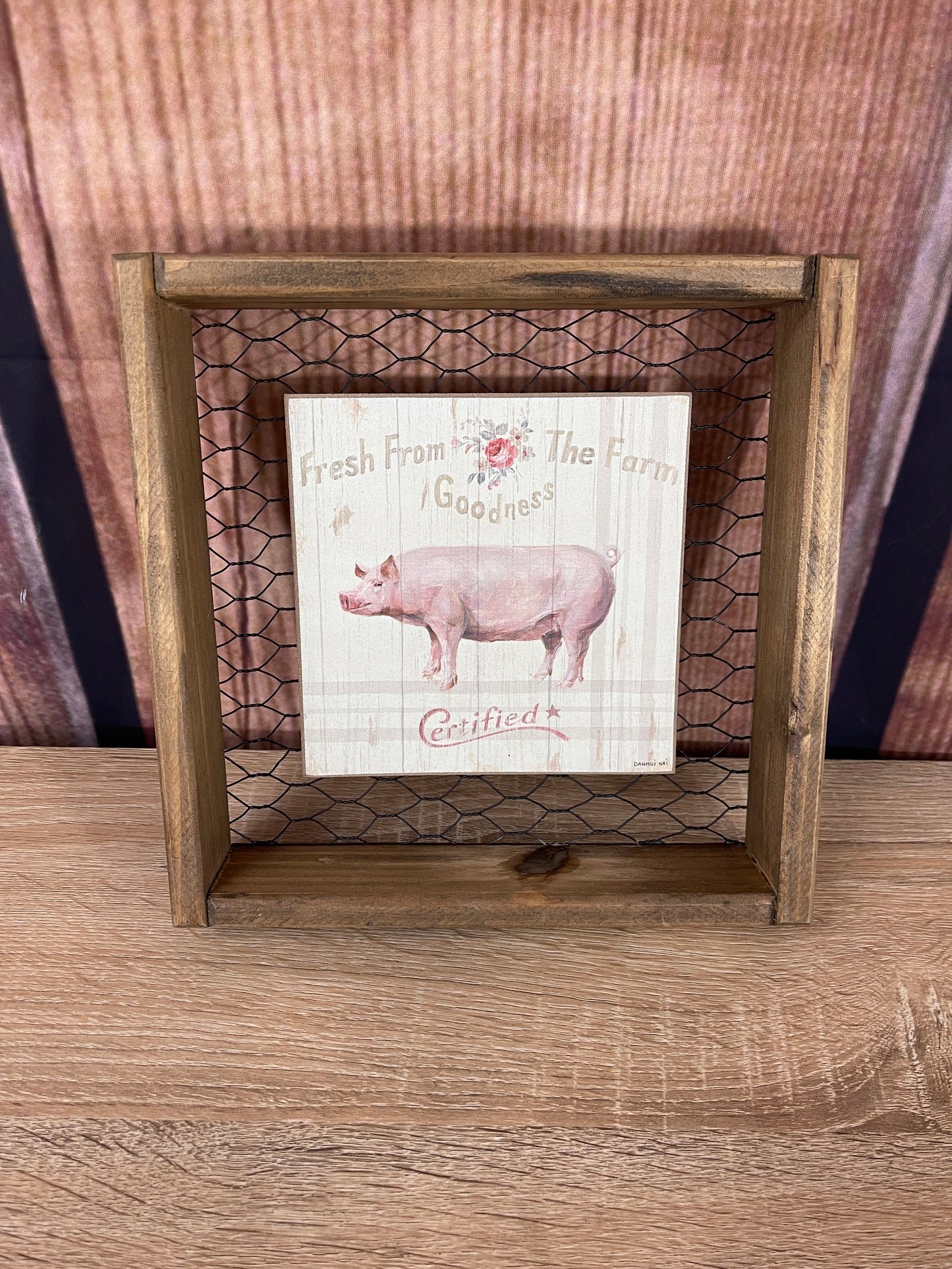 Chicken Wire Wood Frame - Pig – Brissonté Gifts & Home Decor
